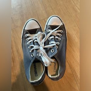 [Converse] Women’s size 7 navy low converse